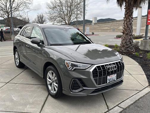 2025 Audi Q3 Premium 45 TFSI S line quattro Tiptronic
