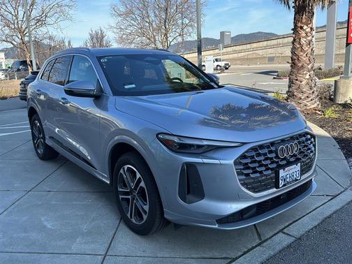 2025 Audi Q5 Premium Plus TFSI quattro S tronic