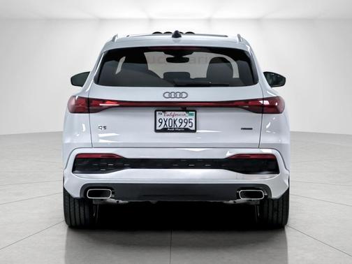 Glacier White Metallic 2025 Audi Q5 Prestige TFSI quattro S tronic