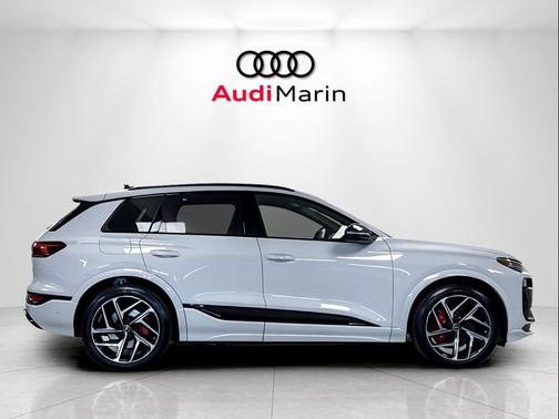 Glacier White Metallic 2027 Audi SQ6 e-tron Premium Plus