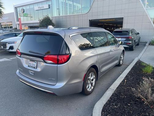 2017 Chrysler Pacifica Limited