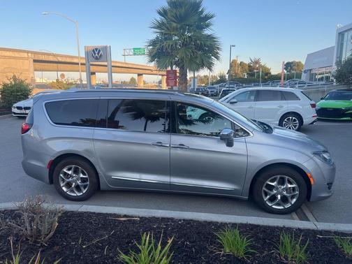 2017 Chrysler Pacifica Limited
