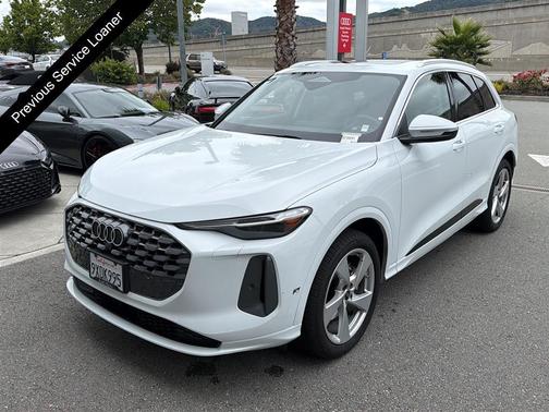 Glacier White Metallic 2025 Audi Q5 Prestige TFSI quattro S tronic