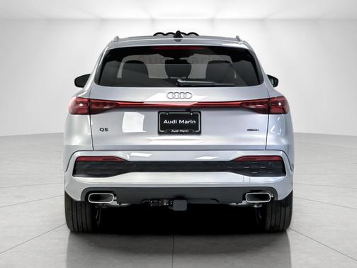 Florett Silver Metallic 2026 Audi Q5 Premium TFSI quattro S tronic