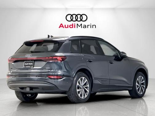 Manhattan Gray Metallic 2025 Audi Q6 e-tron Premium Plus quattro
