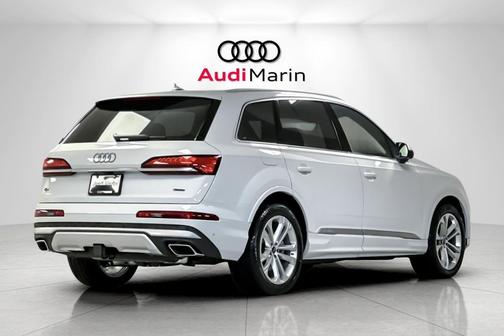 2026 Audi Q7 55 Premium Plus