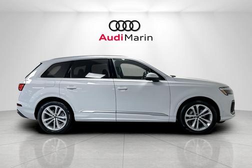 2026 Audi Q7 55 Premium Plus