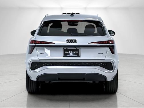 Glacier White Metallic 2026 Audi Q3 TFSI quattro S tronic