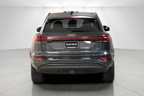 2025 Audi Q6 e-tron Premium Plus quattro