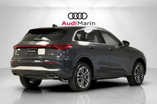 2025 Audi Q5 Premium TFSI quattro S tronic