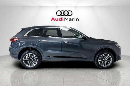 2025 Audi Q5 Premium TFSI quattro S tronic