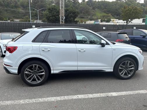 2025 Audi Q3 Premium 45 TFSI S line quattro Tiptronic