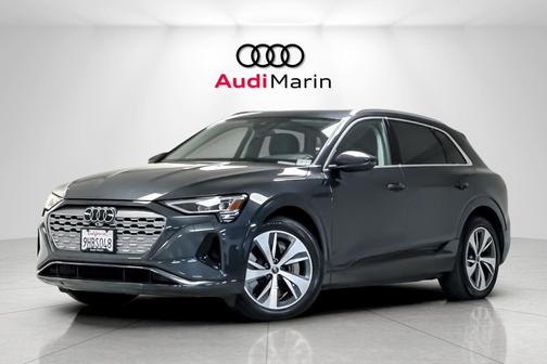 2024 Audi Q8 e-tron Premium Plus