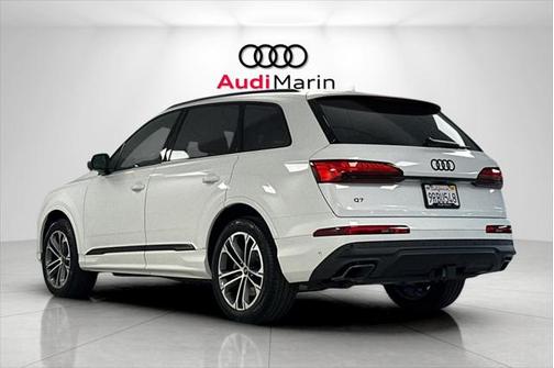 2025 Audi Q7 45 Premium Plus