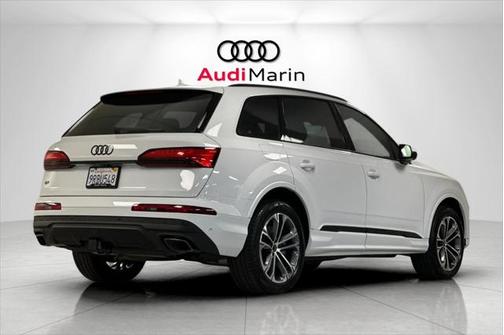 2025 Audi Q7 45 Premium Plus
