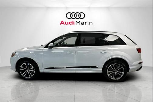 2025 Audi Q7 45 Premium Plus