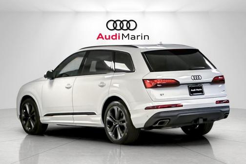 2026 Audi Q7 55 Premium Plus