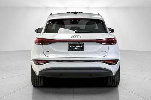2025 Audi Q6 e-tron Premium Plus quattro