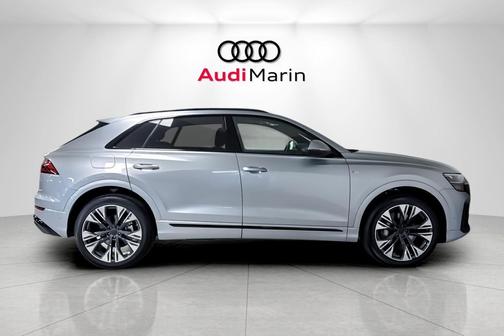 2025 Audi Q8 55 Premium Plus