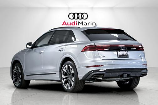 2025 Audi Q8 55 Premium Plus