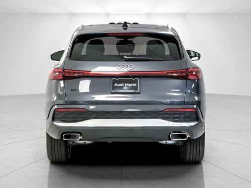 Tambora Gray Metallic 2026 Audi Q5 Premium Plus TFSI quattro S tronic