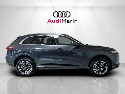 Tambora Gray Metallic 2026 Audi Q5 Premium Plus TFSI quattro S tronic