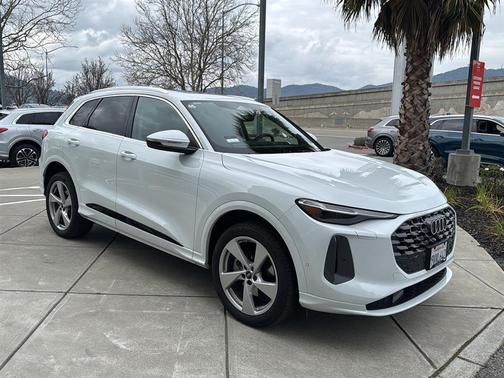 2025 Audi Q5 Premium Plus TFSI quattro S tronic