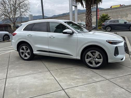 2025 Audi Q5 Premium Plus TFSI quattro S tronic