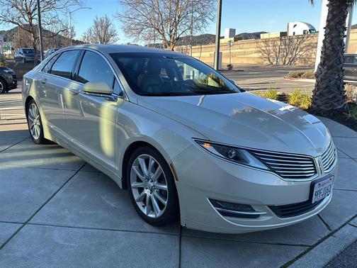2015 Lincoln MKZ Hybrid Base