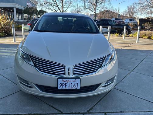 2015 Lincoln MKZ Hybrid Base