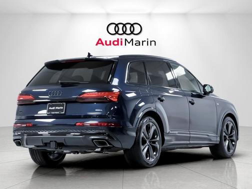 Waitomo Blue Metallic 2026 Audi Q7 55 Premium Plus