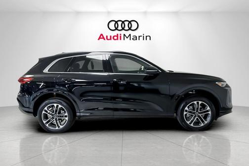 2025 Audi Q5 Premium TFSI quattro S tronic