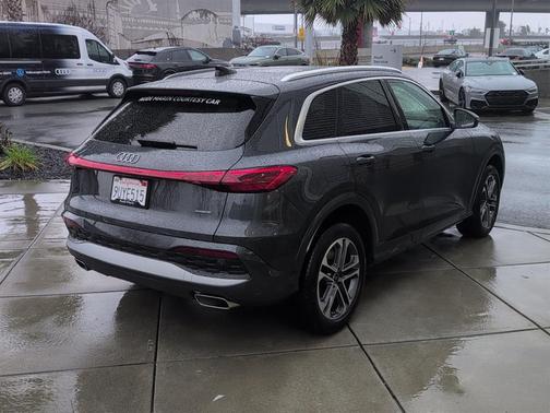 2025 Audi Q5 Premium TFSI quattro S tronic