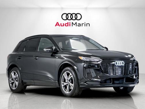 Mythos Black Metallic 2027 Audi Q6 e-tron Premium Plus