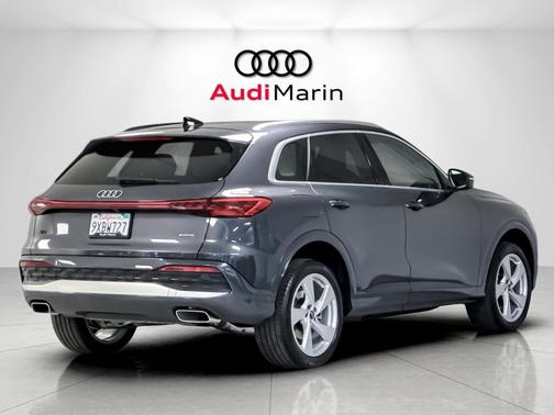Tambora Gray Metallic 2025 Audi Q5 Premium Plus TFSI quattro S tronic