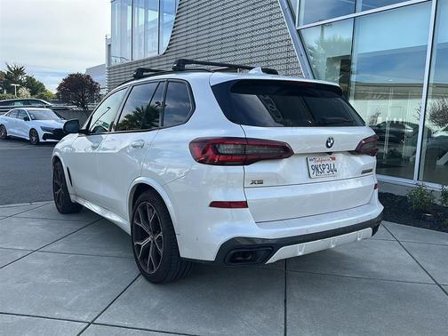 2022 BMW X5 M50i