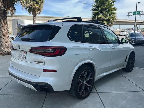 2022 BMW X5 M50i