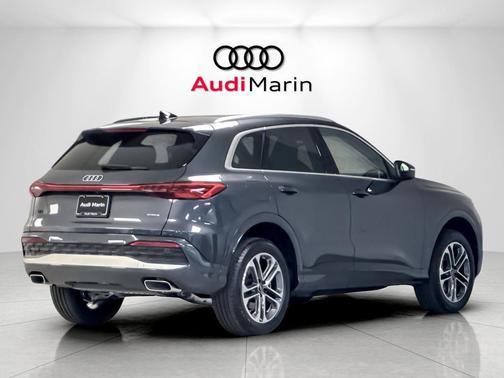 Tambora Gray Metallic 2026 Audi Q5 Premium Plus TFSI quattro S tronic