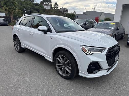 2025 Audi Q3 Premium 45 TFSI S line quattro Tiptronic