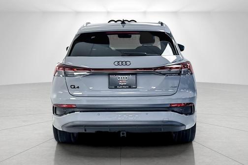 2025 Audi Q4 e-tron Premium Plus 55 quattro