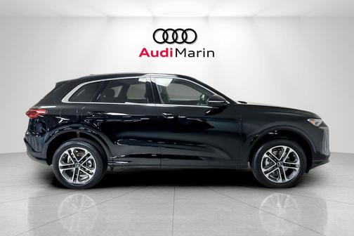 2025 Audi Q5 Premium TFSI quattro S tronic
