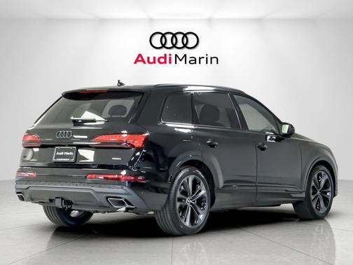 Mythos Black Metallic 2026 Audi Q7 55 Premium Plus