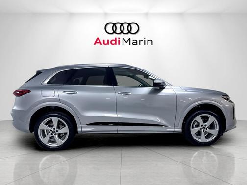 Florett Silver Metallic 2026 Audi Q5 Premium Plus