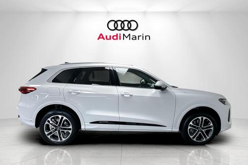 2025 Audi Q5 Premium TFSI quattro S tronic
