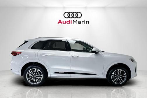 2025 Audi Q5 Premium TFSI quattro S tronic