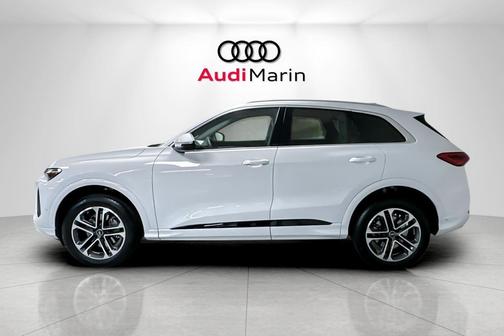 2025 Audi Q5 Premium TFSI quattro S tronic