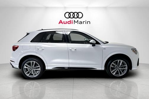 2025 Audi Q3 Premium 45 TFSI S line quattro Tiptronic