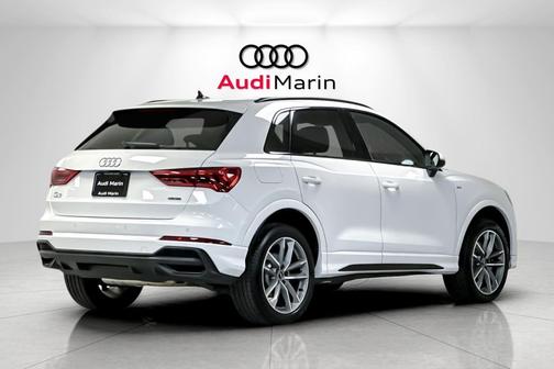 2025 Audi Q3 Premium 45 TFSI S line quattro Tiptronic