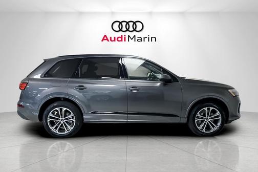2026 Audi Q7 45 Premium Plus