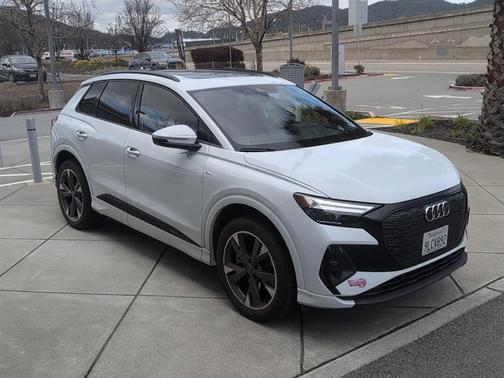 2024 Audi Q4 e-tron Premium 50 quattro